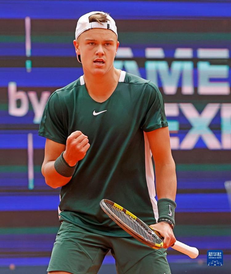 年轻球员在 年轻球员在