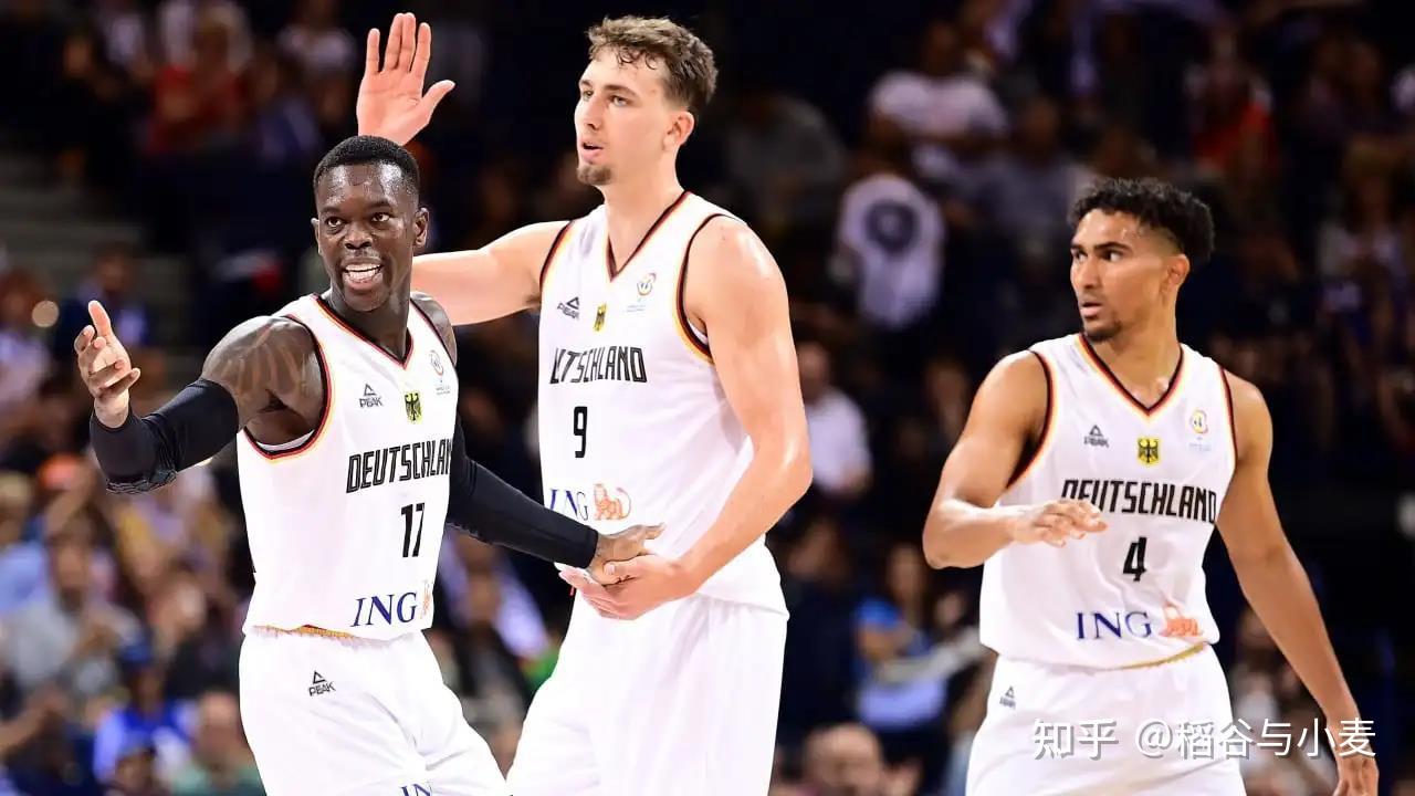 在球迷的长 在球迷的长