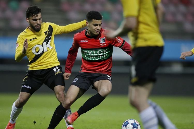 同样不容小 同样不容小